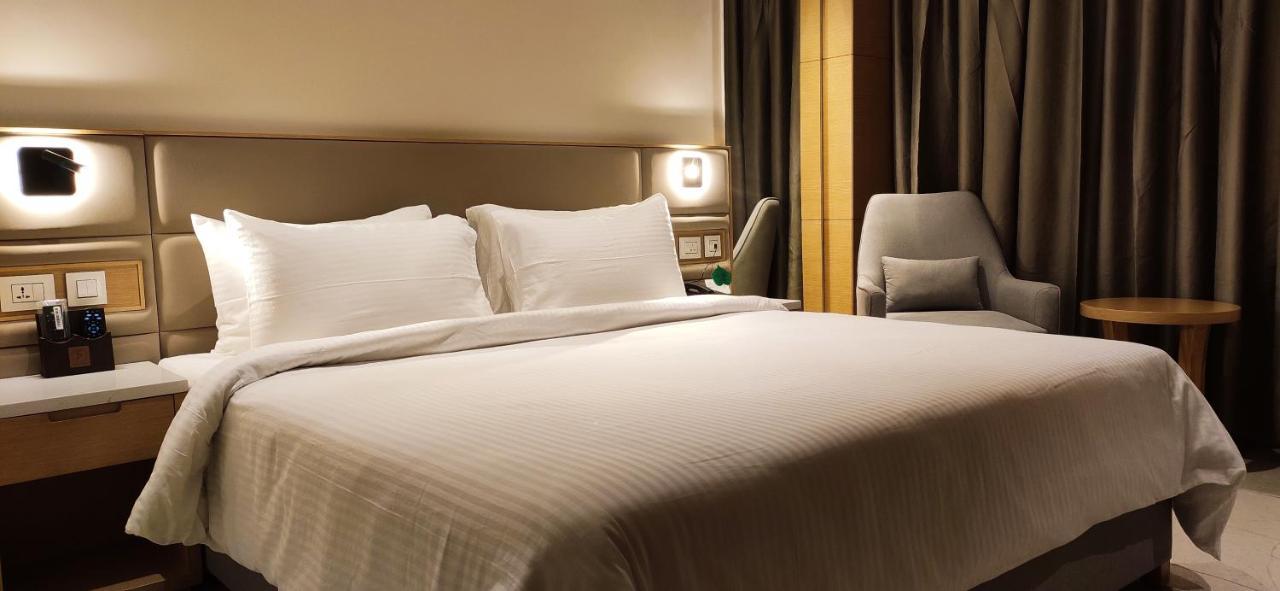 Sunhill Portico Hotel Siliguri Ngoại thất bức ảnh