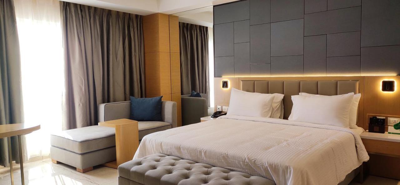 Sunhill Portico Hotel Siliguri Ngoại thất bức ảnh