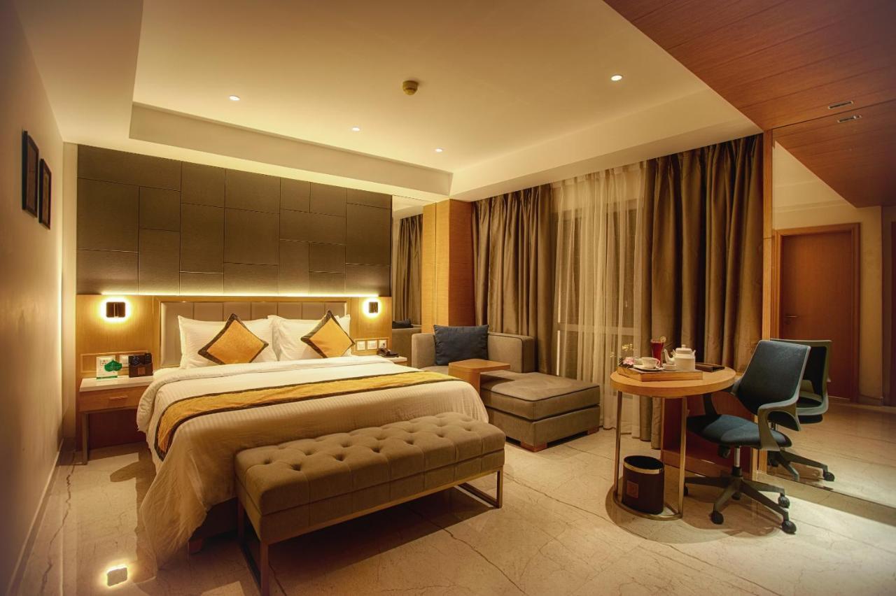 Sunhill Portico Hotel Siliguri Ngoại thất bức ảnh