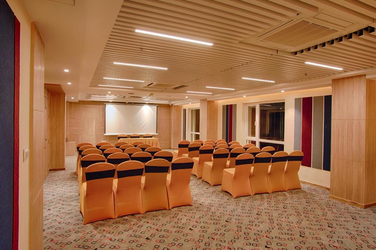 Sunhill Portico Hotel Siliguri Ngoại thất bức ảnh
