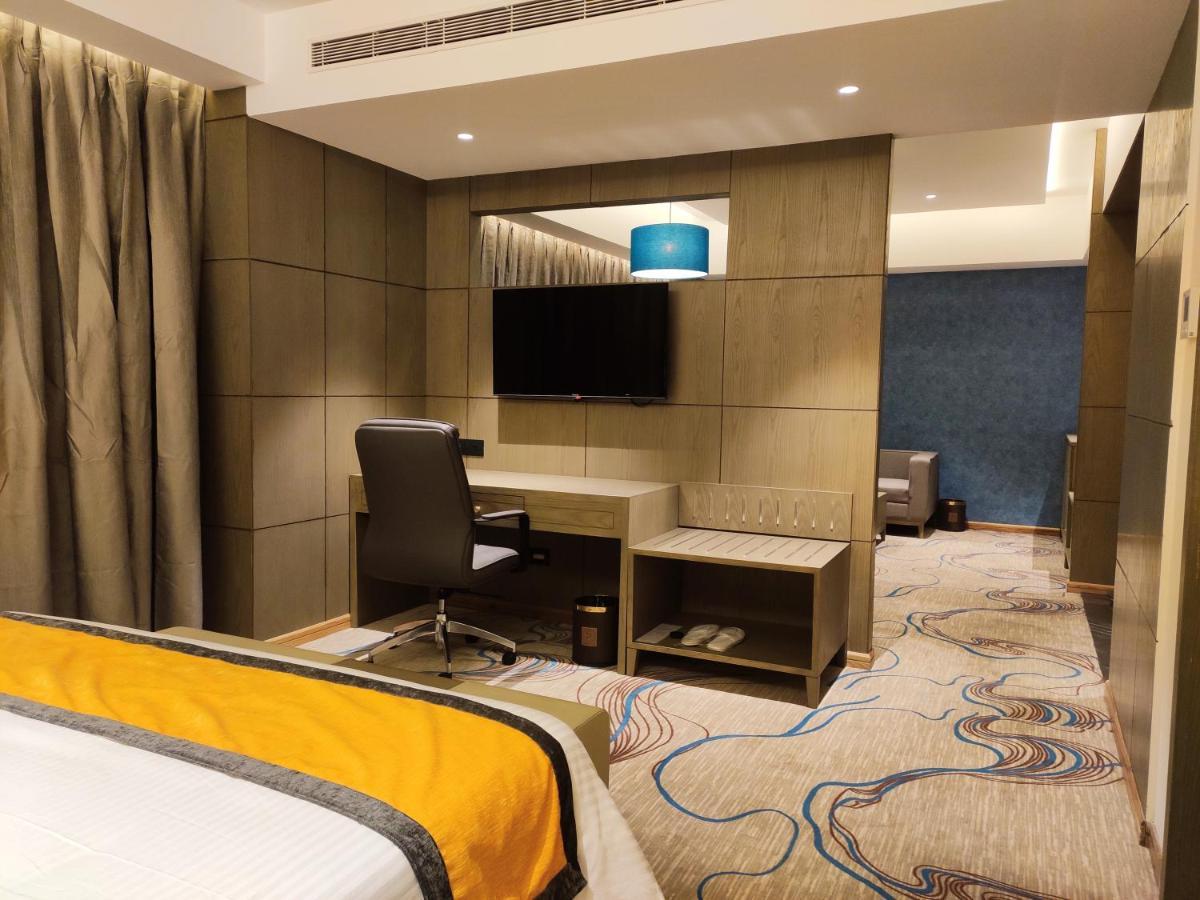 Sunhill Portico Hotel Siliguri Ngoại thất bức ảnh