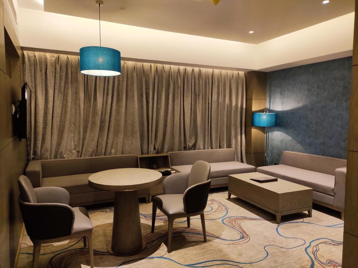 Sunhill Portico Hotel Siliguri Ngoại thất bức ảnh